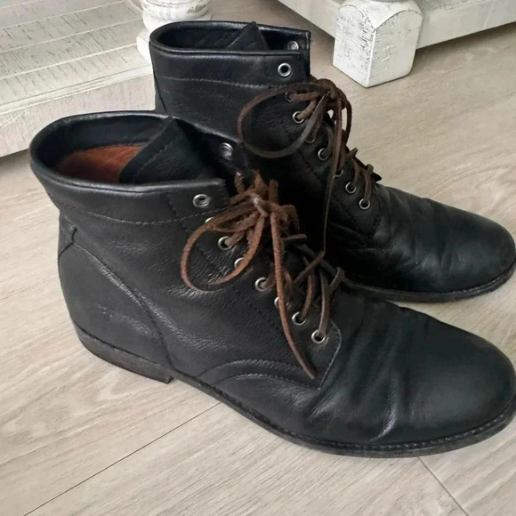 Frye
Men's Tyler Leather Lace-Up Boots
$328 Retail - Picture 14 of 14